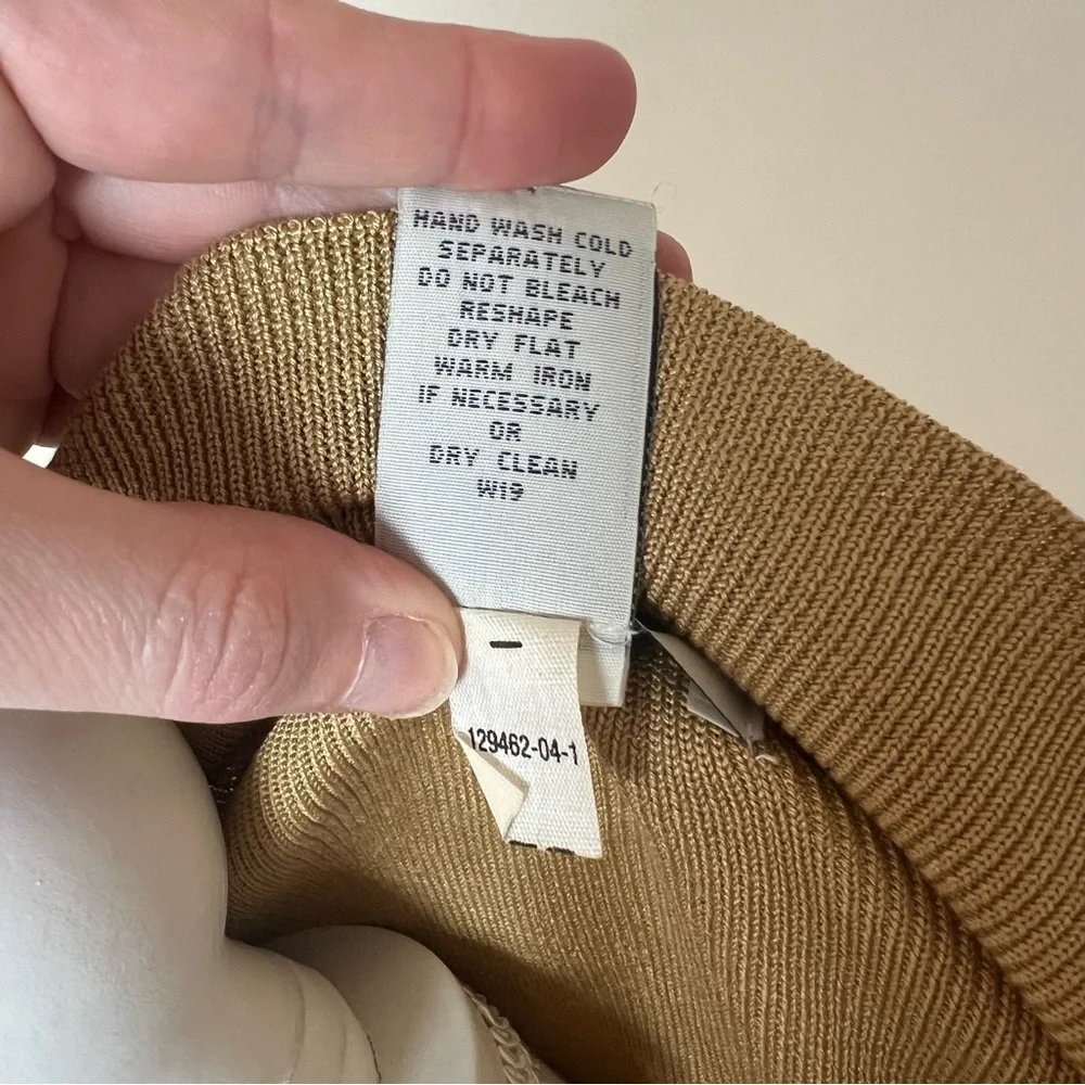 GAP Vintage 1980-90s 100% Pure Silk Muted Yellow Button-Up Shirt 🌻 - Picture 4 of 11